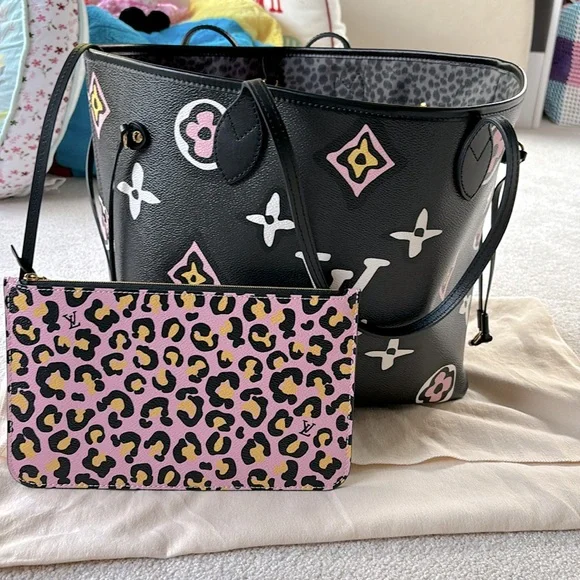 LOUIS VUITTON 
Monogram Giant Wild at Heart Neverfull MM Black - Picture 2 of 16